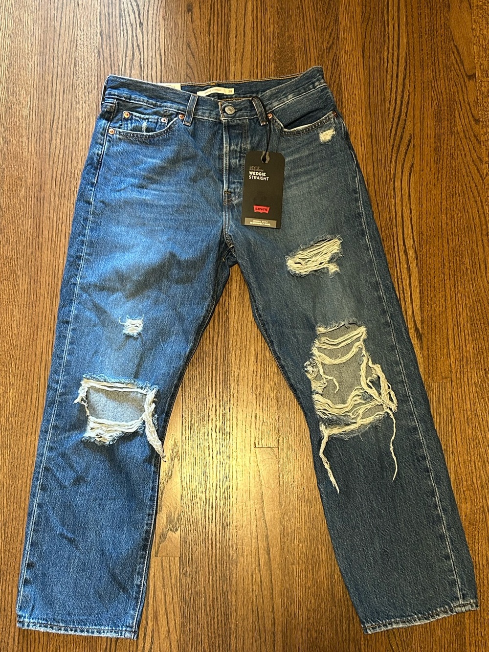 NWT Levi's Premium Wedgie Straight High Rise
Distressed Jeans 29x26